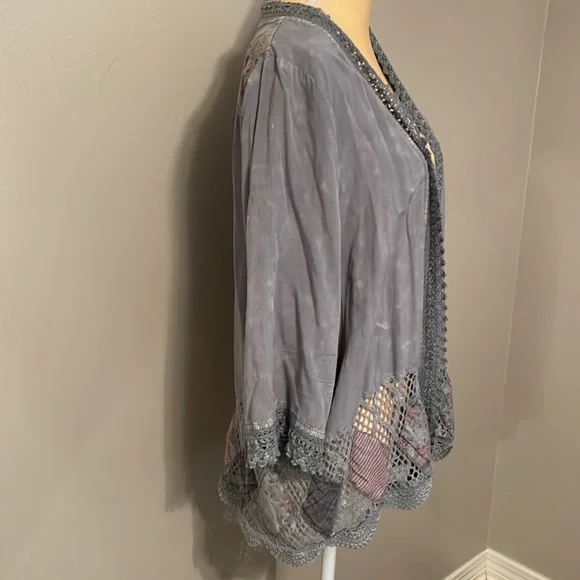 Gimmicks by BKE/ Boho Kimono/Crochet/Size Small - Picture 3 of 6